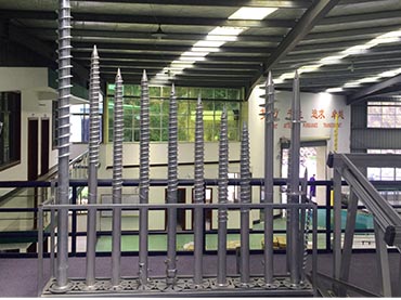 Anwendung und Beschreibung von Kinsend-Schraubfundamenten
