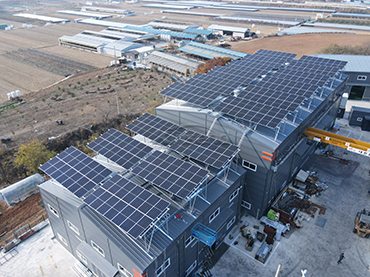 Metalldachmontagesystem. Korea