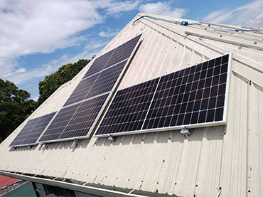 Universelles trapezförmiges Metalldachmontagesystem, Philippinen