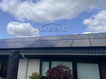 Wie wird das geneigte Solardachsystem installiert?