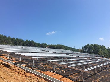 Im April fügte Deutschland über 620mw hinzu der installierten Solarphotovoltaik